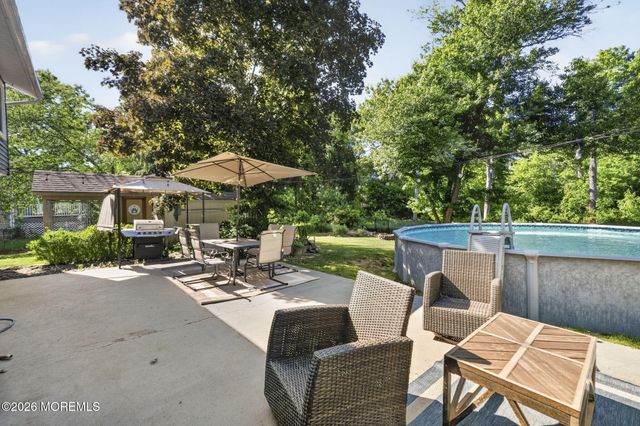 24 Eliot Road, Manalapan, NJ 07726
