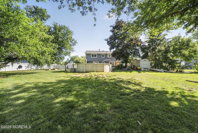 24 Eliot Road, Manalapan, NJ 07726