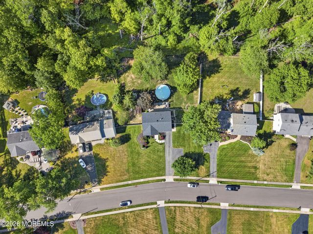 24 Eliot Road, Manalapan, NJ 07726