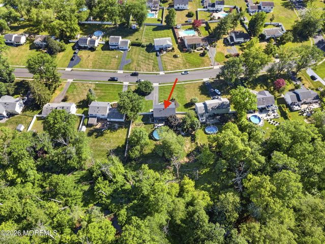 24 Eliot Road, Manalapan, NJ 07726