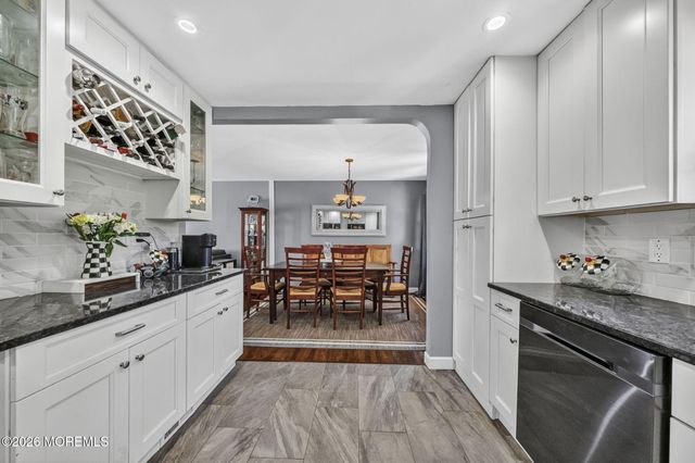 24 Eliot Road, Manalapan, NJ 07726