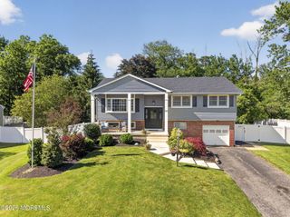 24 Eliot Road, Manalapan, NJ 07726