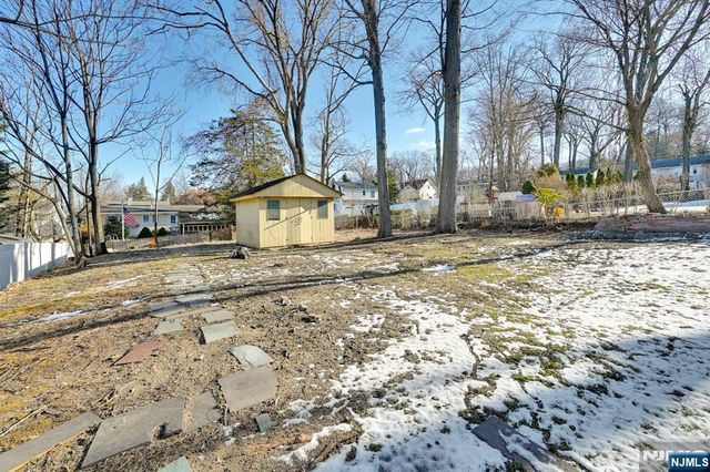 99 McNomee Street, Oakland, NJ 07436