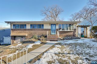 99 McNomee Street, Oakland, NJ 07436