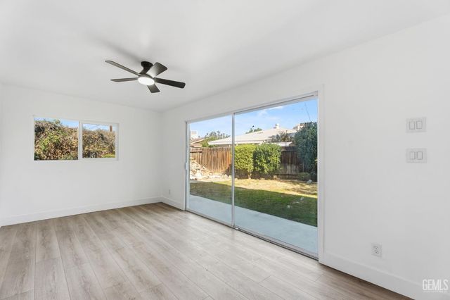 4704 Winners Circle, Bakersfield, CA 93309