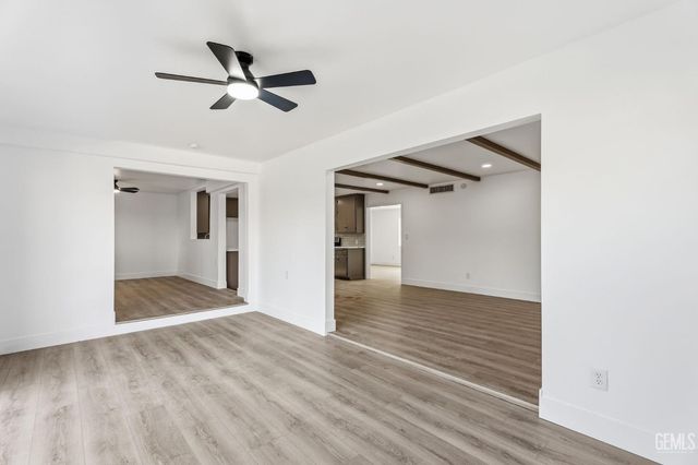 4704 Winners Circle, Bakersfield, CA 93309