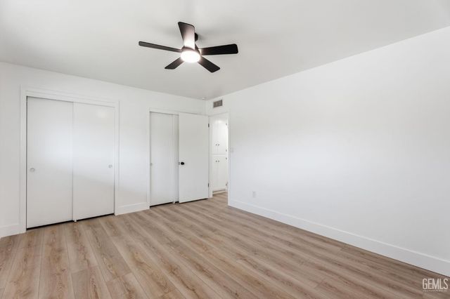 4704 Winners Circle, Bakersfield, CA 93309