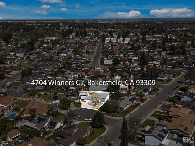 4704 Winners Circle, Bakersfield, CA 93309
