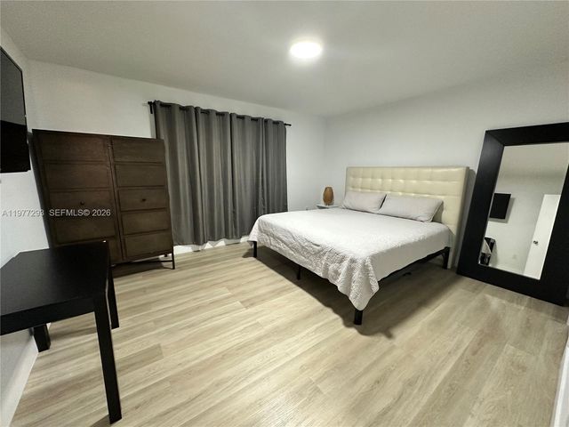 3522 NE 166 ST 1, North Miami Beach, FL 33160