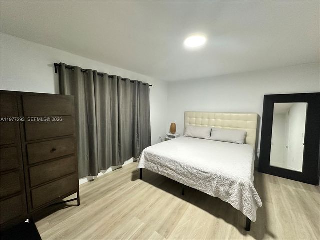 3522 NE 166 ST 1, North Miami Beach, FL 33160