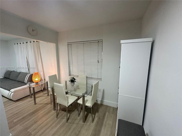 3522 NE 166 ST 1, North Miami Beach, FL 33160