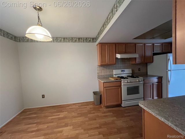 37407 Charter Oaks Boulevard, Clinton Charter Township, MI 48036