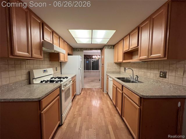 37407 Charter Oaks Boulevard, Clinton Charter Township, MI 48036