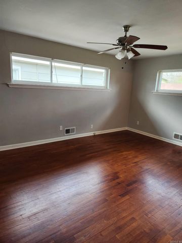 115 Pike, Benton, AR 72019