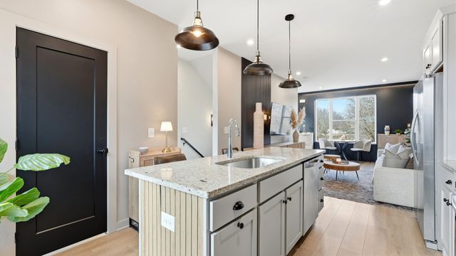 331 E Village Ln, Nashville, TN 37216