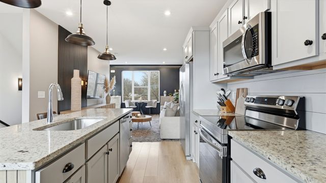 331 E Village Ln, Nashville, TN 37216