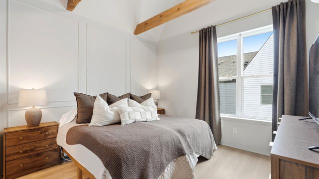 331 E Village Ln, Nashville, TN 37216