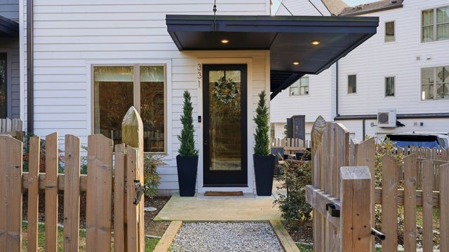 331 E Village Ln, Nashville, TN 37216