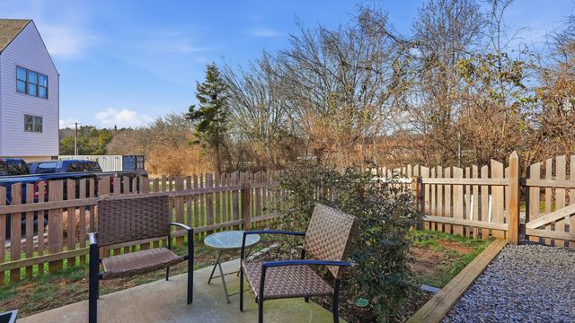 331 E Village Ln, Nashville, TN 37216