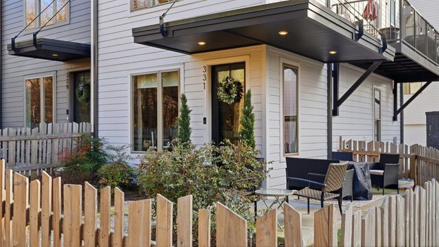 331 E Village Ln, Nashville, TN 37216