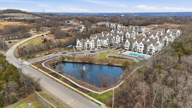 331 E Village Ln, Nashville, TN 37216