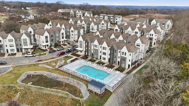 331 E Village Ln, Nashville, TN 37216