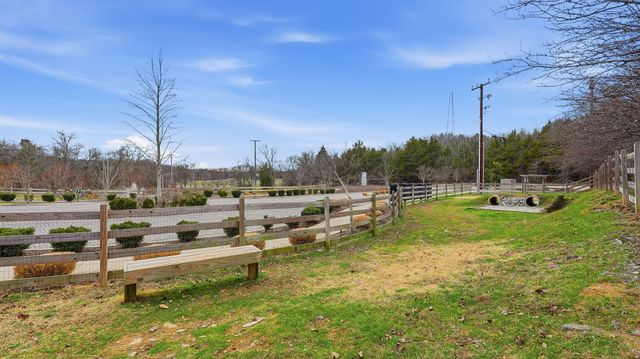 331 E Village Ln, Nashville, TN 37216