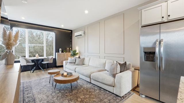 331 E Village Ln, Nashville, TN 37216