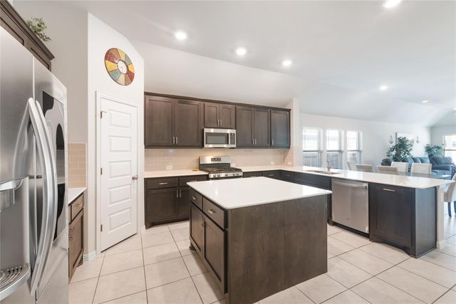 620 Stonewood LN, Buda, TX 78610