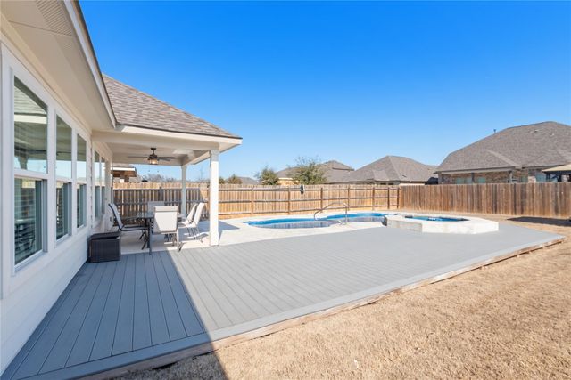 620 Stonewood LN, Buda, TX 78610