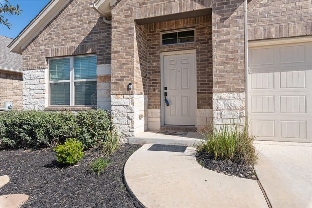 620 Stonewood LN, Buda, TX 78610