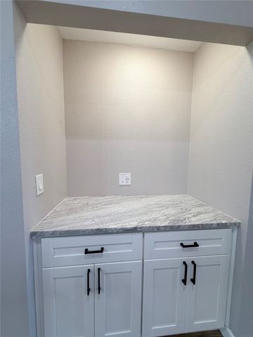 710 N Rusk Street, Weatherford, TX 76086