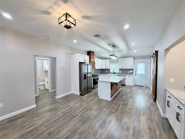 710 N Rusk Street, Weatherford, TX 76086