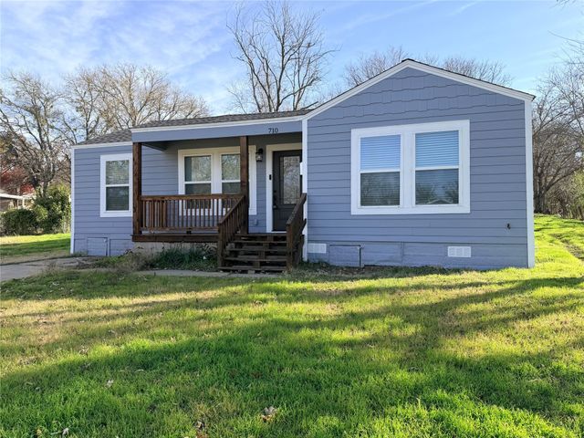 710 N Rusk Street, Weatherford, TX 76086