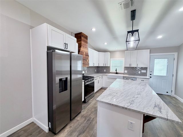 710 N Rusk Street, Weatherford, TX 76086