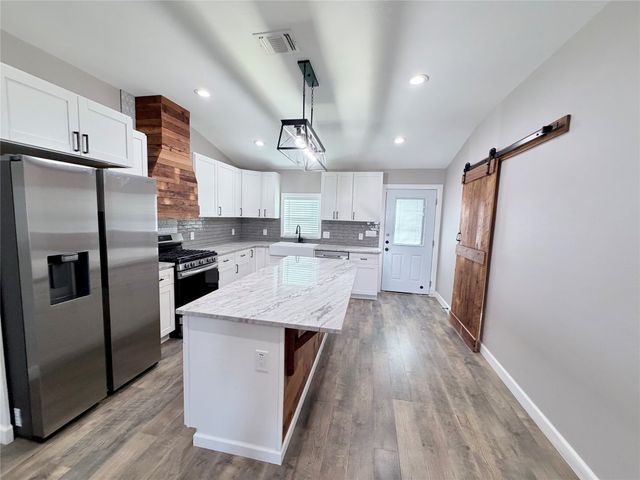 710 N Rusk Street, Weatherford, TX 76086