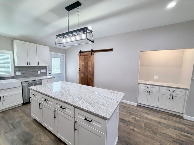 710 N Rusk Street, Weatherford, TX 76086