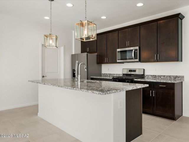 5160 W Bowen House Road, Tucson, AZ 85757