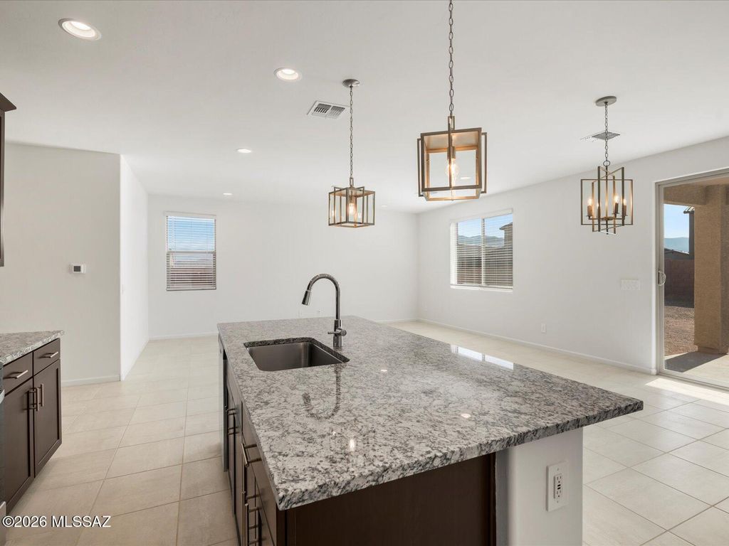 5160 W Bowen House Road, Tucson, AZ 85757