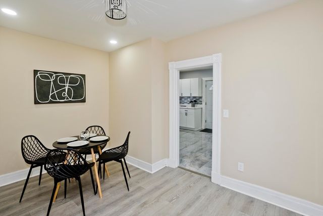 21 Chester St, Springfield, MA 01105