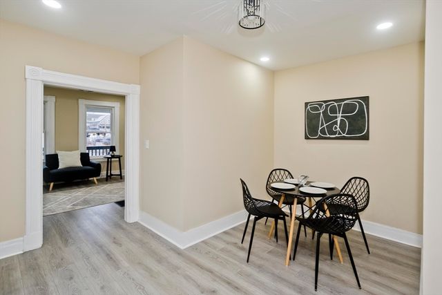 21 Chester St, Springfield, MA 01105