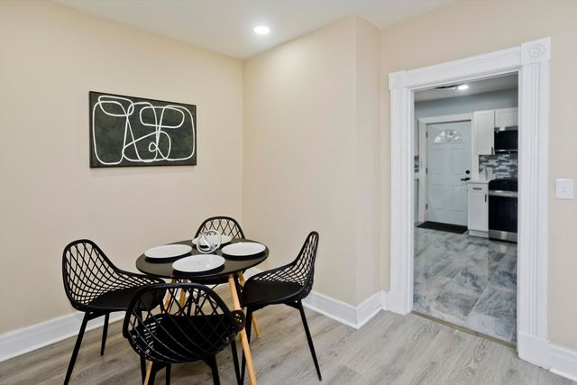 21 Chester St, Springfield, MA 01105