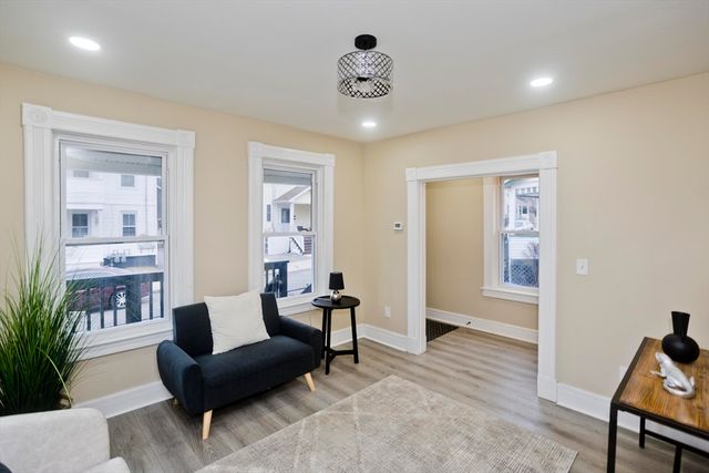 21 Chester St, Springfield, MA 01105