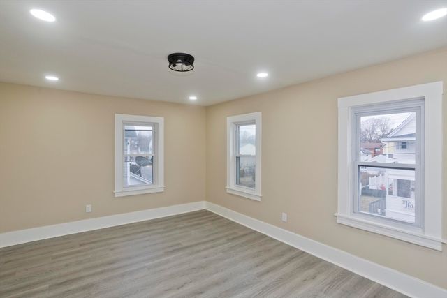 21 Chester St, Springfield, MA 01105