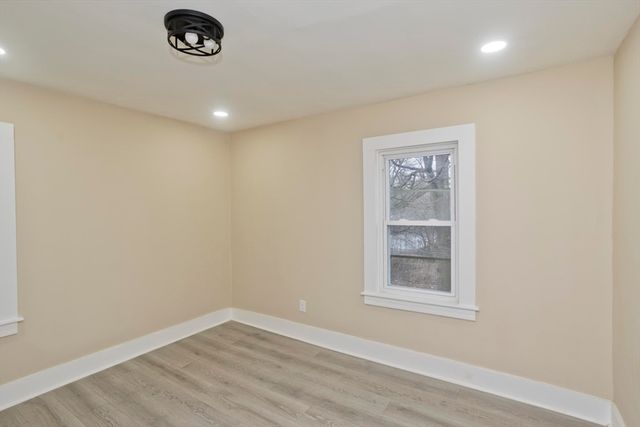 21 Chester St, Springfield, MA 01105