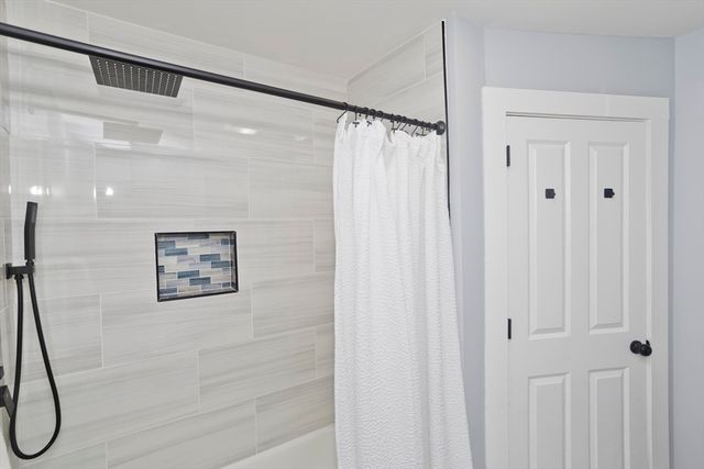 21 Chester St, Springfield, MA 01105