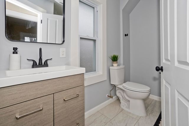 21 Chester St, Springfield, MA 01105