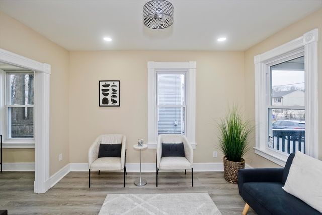 21 Chester St, Springfield, MA 01105