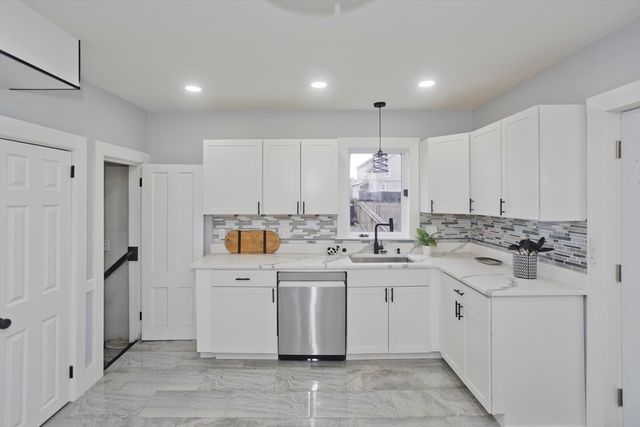 21 Chester St, Springfield, MA 01105