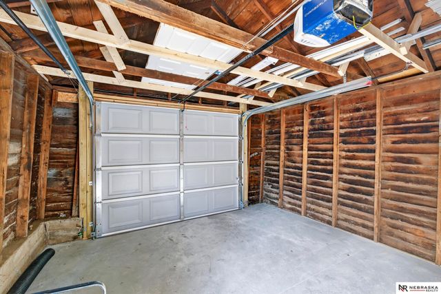 4930 N 33rd Avenue, Omaha, NE 68111